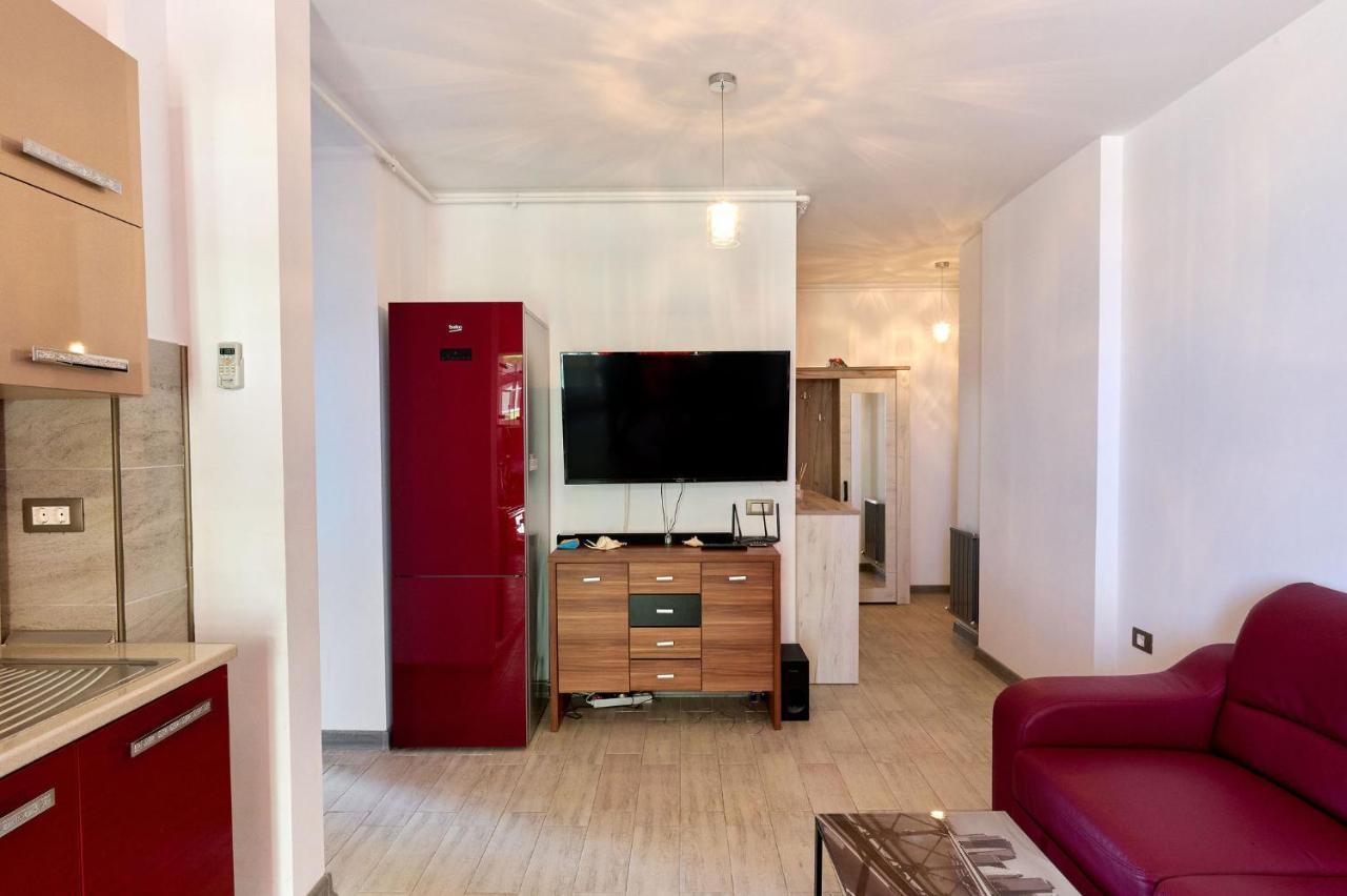 Glamour Red Apartment 22 In Spa Pool Resort 马马亚 外观 照片