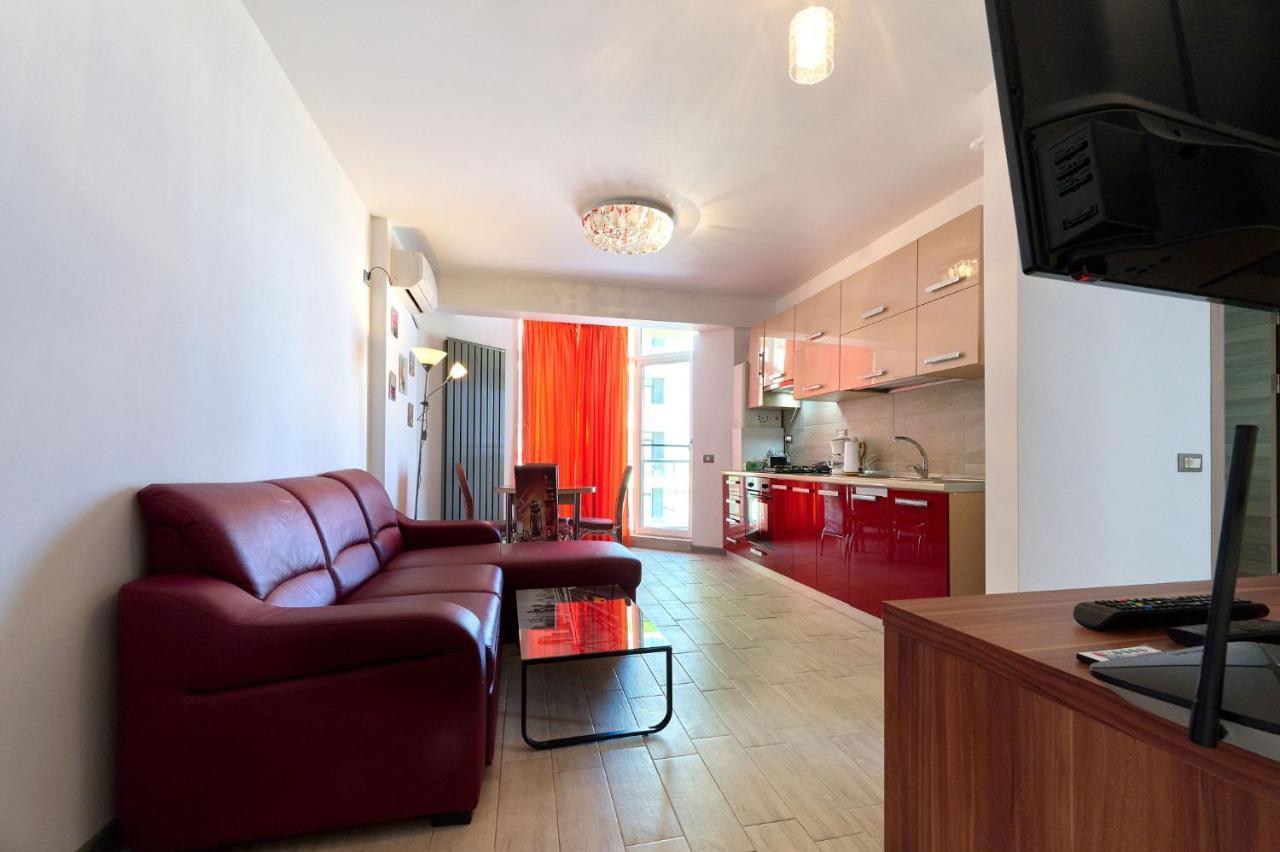 Glamour Red Apartment 22 In Spa Pool Resort 马马亚 外观 照片