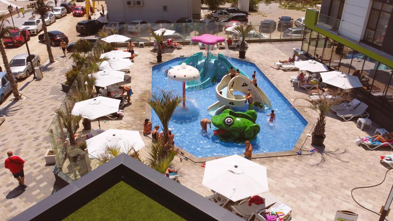 Glamour Red Apartment 22 In Spa Pool Resort 马马亚 外观 照片